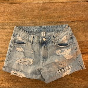 3/$30🌿 Distressed Jean Shorts - H&M - 4
